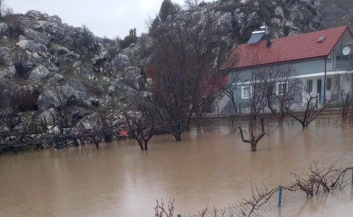 Derebucak’ta araziler sular altında kaldı