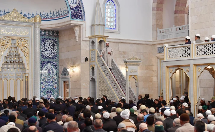 DİYANET’TEN CUMA HUTBESİNDE ANLAMLI MESAJLAR