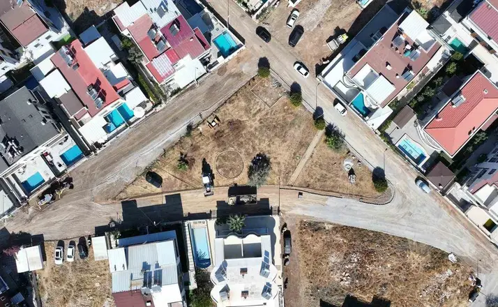 Didim’de ulaşımı rahatlatacak yol çalışması Efeler Mahallesi’nde başladı
