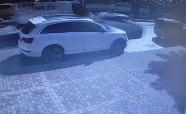 Direksiyon eğitimi alan kursiyerin ani freni kazayı beraberinde getirdi
