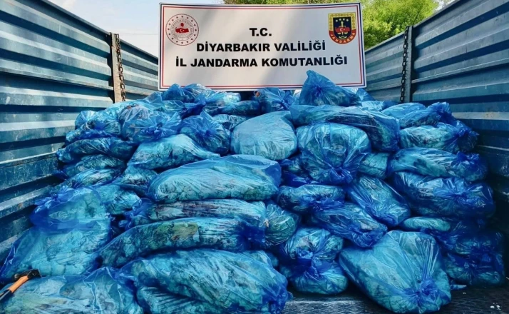 Diyarbakır’da 3 ton hayvansal iç yağ ele geçirildi 