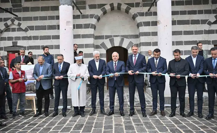 Diyarbakır’da restorasyonu tamamlanan vakıf eserleri yeniden ibadete açıldı

