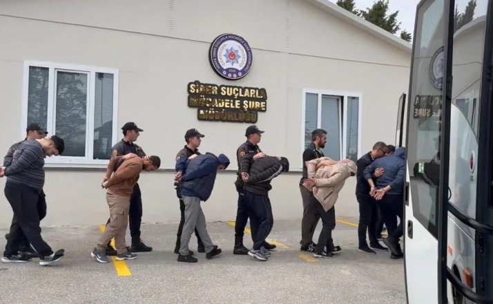 Doktoru 11 milyon lira dolandıran şebekenin 28,6 milyarlık işlem hacmi ortaya çıktı