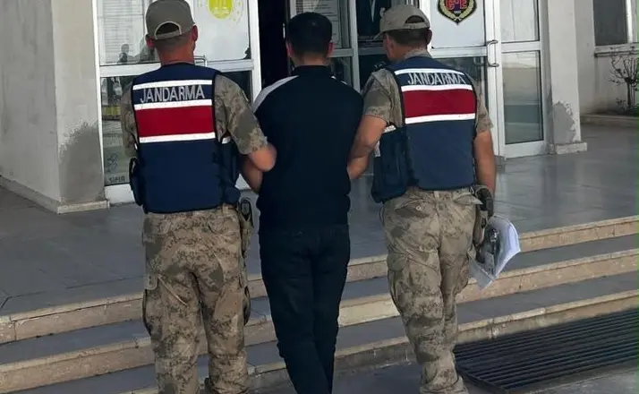 Dolandırıcılıktan aranan şahıs yakalandı
