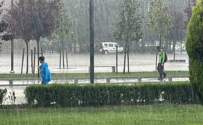 Düzce ve Zonguldak için kuvvetli yağış uyarısı

