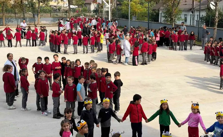 Düzce’de tüm okullarda eş zamanlı afet tatbikatı yapıldı
