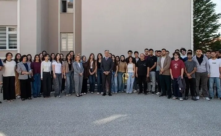 EBYÜ Rektörü Kuyrukluyıldız, Tıp Fakültesi öğrencileriyle buluştu
