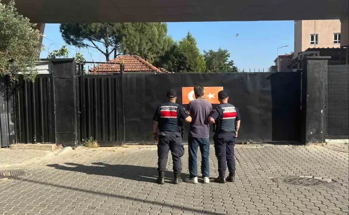 Efeler’de 7 yıl 4 ay hapis cezasıyla aranan hükümlü yakalandı
