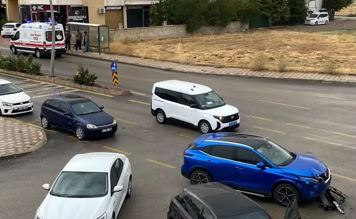 Elazığ’da trafik kazası: 3 yaralı
