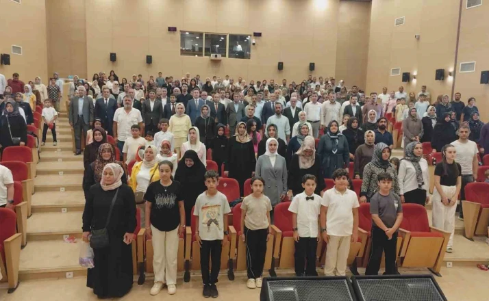 Erciş’te yaz Kur’an kursu kapanış programı düzenlendi 