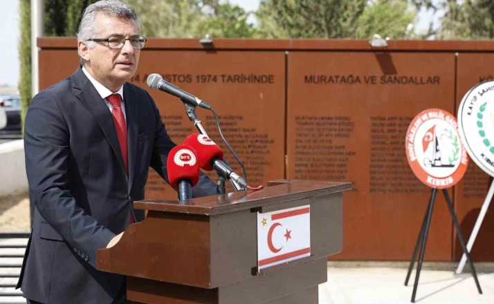 Erhürman’dan Şehitlikte Mesaj