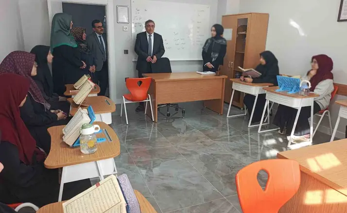 Erzincan İl Müftüsü Yazıcı’dan Kız Kur’an Kursuna ziyaret
