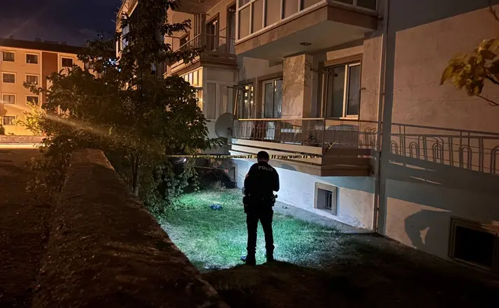 Erzincan’da 4. kattan düşen 77 yaşındaki kadın hayatını kaybetti
