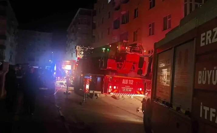 Erzurum’da 6 katlı binada korkutan yangın
