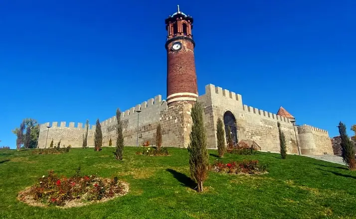 Erzurum’da tarihi Saat Kulesi geçici ziyarete kapatılıyor
