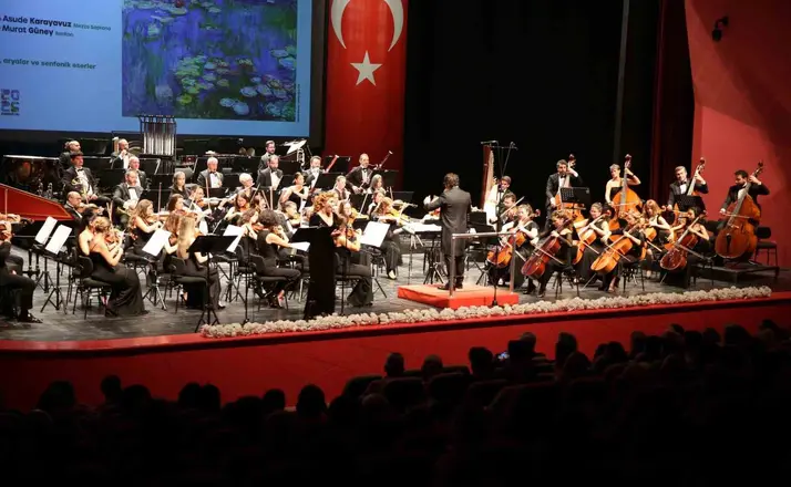 Eskişehir Büyükşehir Belediyesi Senfoni Orkestrası yeni sezonu opera ve operet eserleriyle açtı

