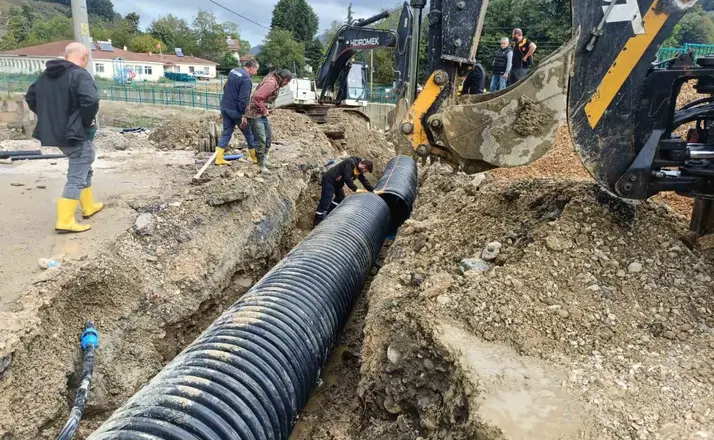 Esmahanım Köyü’nde yağmur suyu altyapısı güçlendirildi
