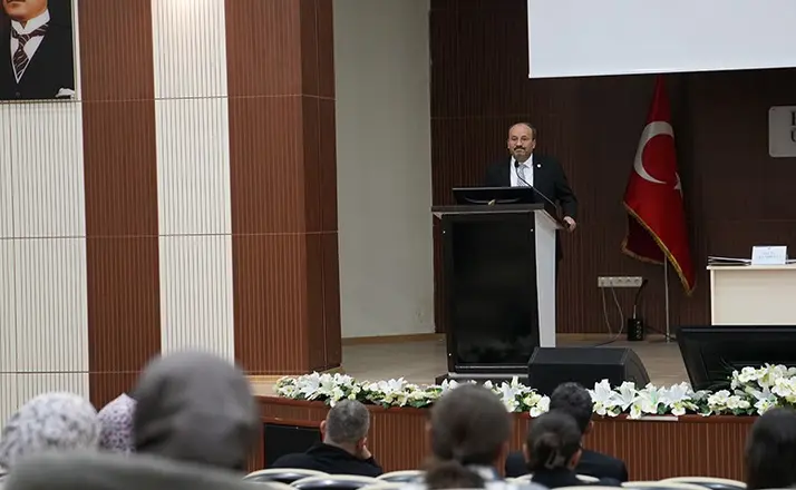 ETÜ’de "Terörsüz Türkiye: Tarihsel süreç, demokratikleşme ve hukuk devleti" paneli düzenlendi
