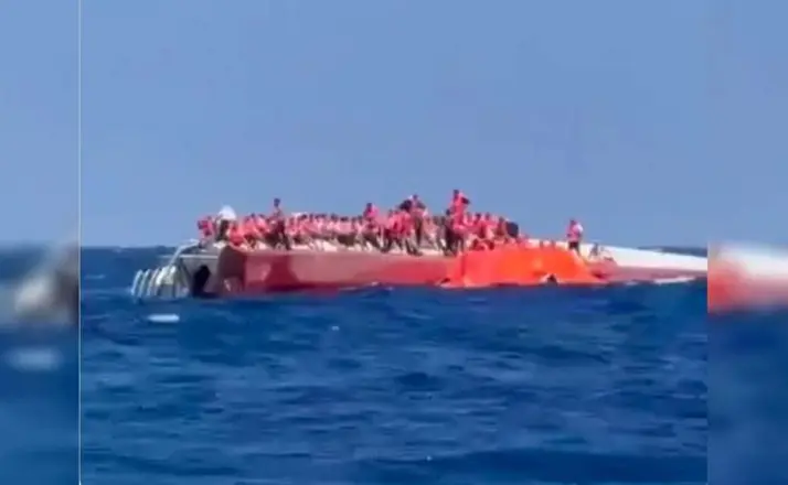 Girne açıklarında katamaran tipi yolcu gemisi battı