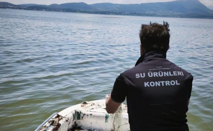 Gölde kaçak avlanmaya geçit yok