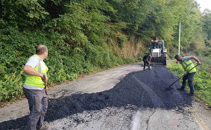 Gölyaka’da köy yollarında kış hazırlığı
