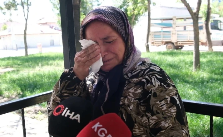 Gözü yaşlı anne 28 yıllık sır perdesinin aralanmasını istiyor