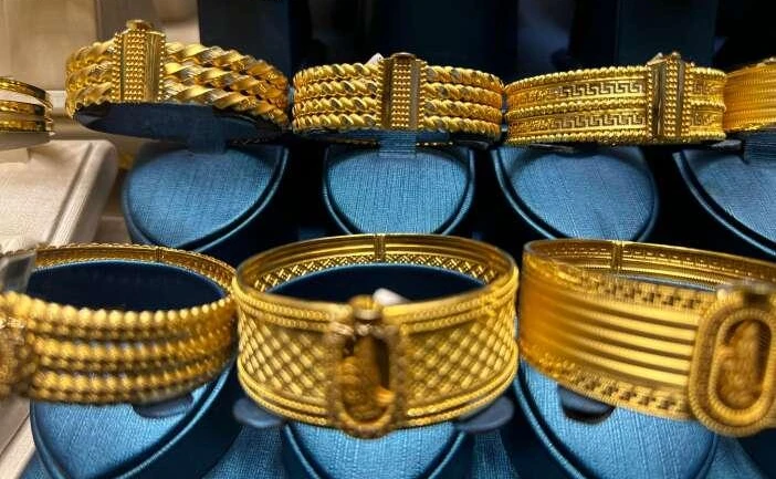 Gram altın düşüşünü sürdürüyor! Baskı ne kadar devam edecek?