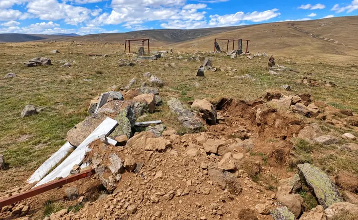 Gümüşhane’de şehit mezarlarının defineciler tarafından talan edildiği iddiası
