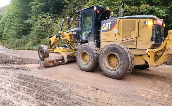 Gümüşova’da heyelan nedeniyle kapanan köy yolu yeniden açıldı
