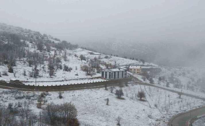 Hadim’de kar yağışı başladı
