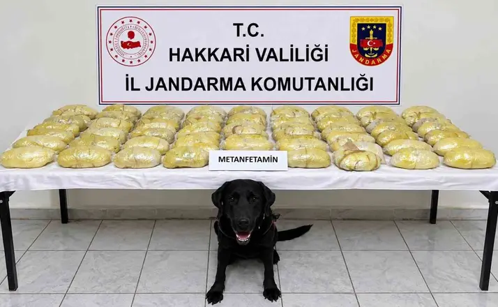 Hakkâri’de 21 kilo 700 gram metamfetamin ele geçirildi
