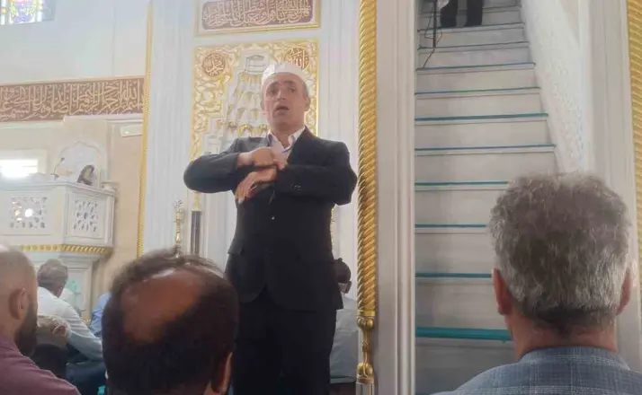 Hakkâri’de Cuma Hutbesi işaret diliyle anlatıldı
