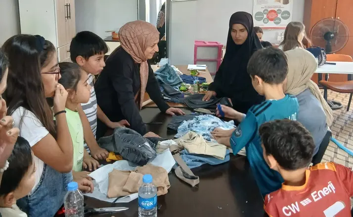 Hakkâri’de minik eller iklim değişikliğine dikkat çekti
