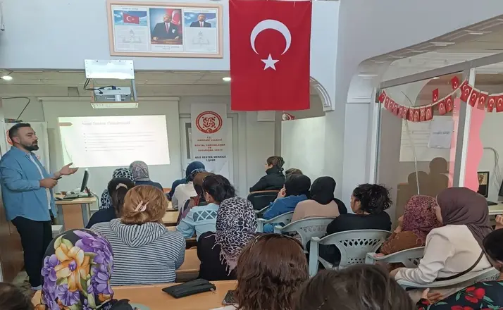 Hakkâri’de "Okul ve Aile" konulu seminer düzenlendi
