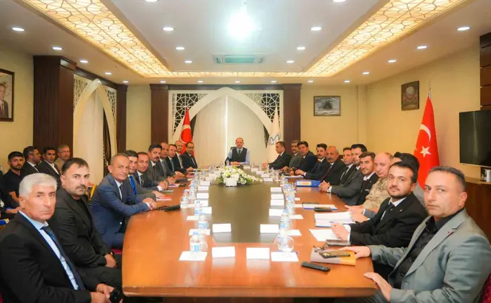 Hakkâri’de sahipsiz hayvanların durumu masaya yatırıldı
