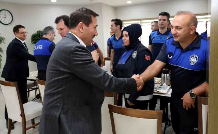 Hasan Kılca zabıta personeliyle bir araya geldi
