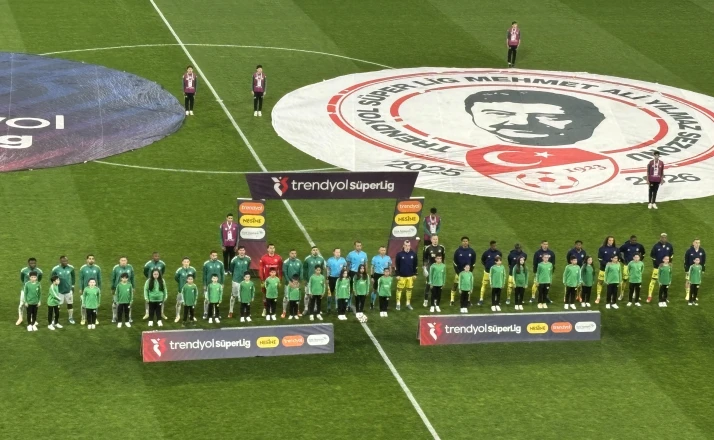 İlk devre sona erdi: Konyaspor:0 Fenerbahçe:1