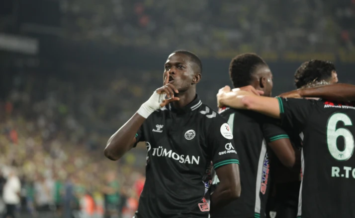İlk yarıda 4 gol: Fenerbahçe 3-1 Konyaspor