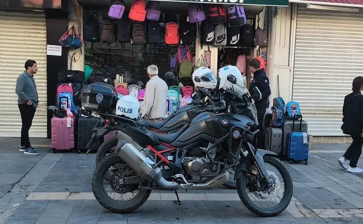 Iğdır’da mağazada kavga: 7 kişinin saldırdığı genç, muşta ve kesici aletlerle yaralandı
