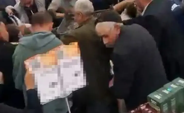 Iğdır’da markette ucuz palamut izdihama neden oldu
