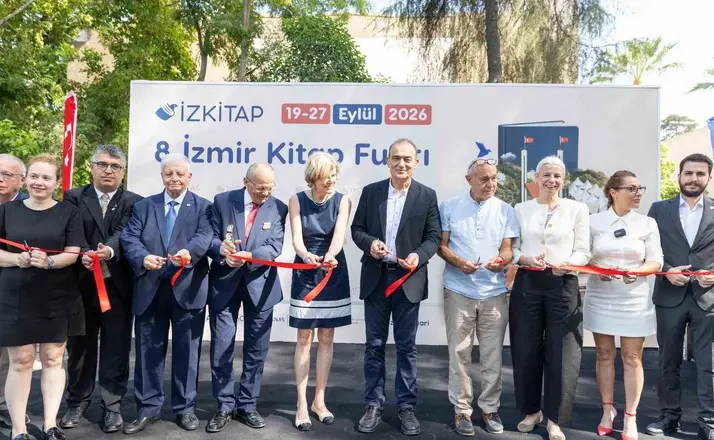 İZKİTAP-8. İzmir Kitap Fuarı kapılarını açtı
