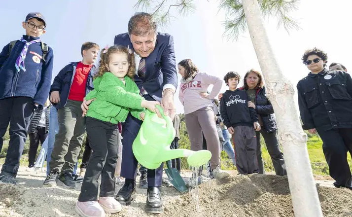 İzmir’de hafriyat toprağına doğa dostu yönetim
