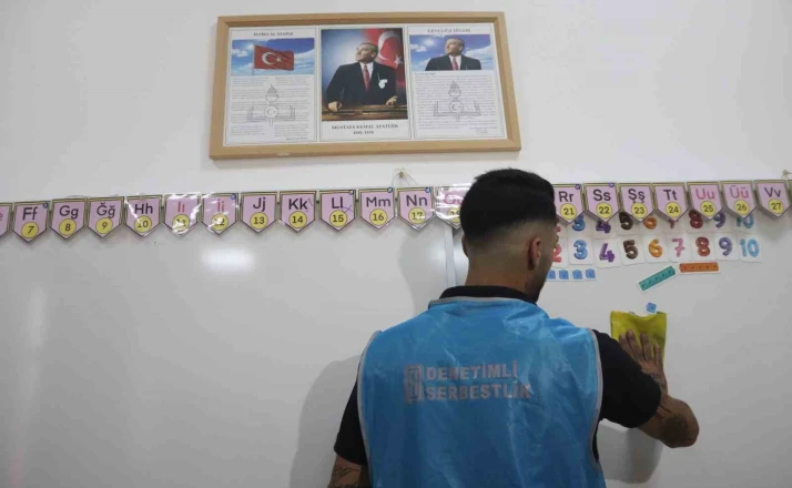 İzmir’de mahkumlar eğitime renk katıyor 