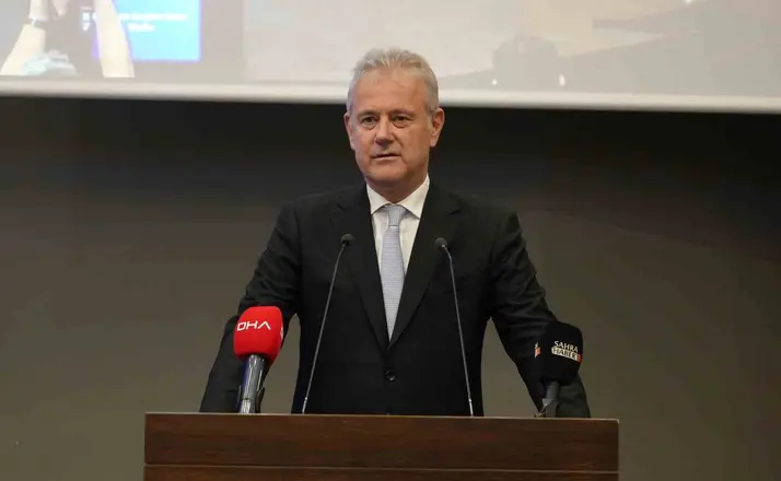 İZTO Başkanı Özgener güven tazeledi
