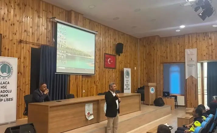 Jandarma ve polis ekiplerinden okul servisi sürücülerine eğitim
