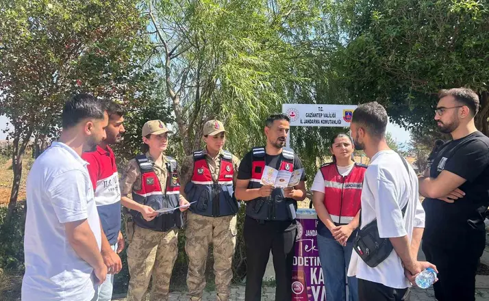 Jandarmadan 213 öğrenciye bilgilendirme faaliyeti
