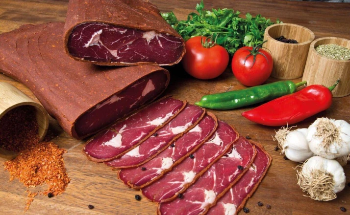 Kadınlar Pazarı’nda pastırma lezzeti