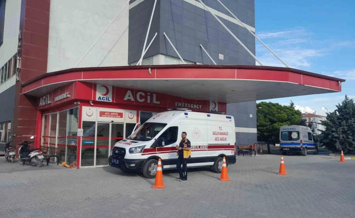 Karapınar’da kamyon ile minibüs çarpıştı: 4 yaralı