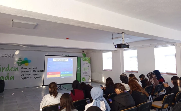 Karapınarlı gençler ‘Hüyük Tarım Kampı’na katıldı