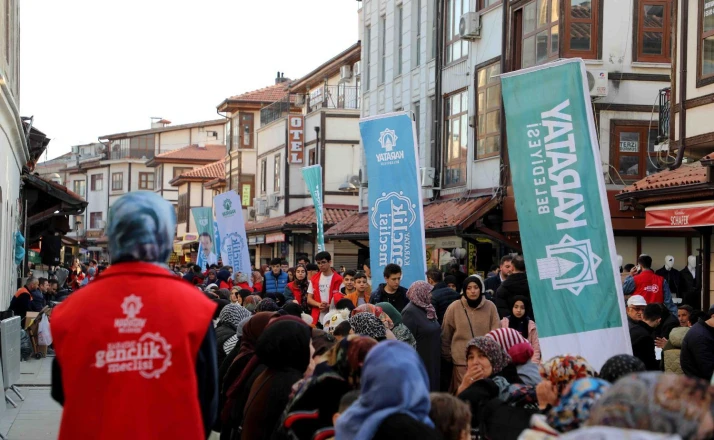 Karatay Belediyesi binlerce vatandaşı iftar sofrasında buluşturdu